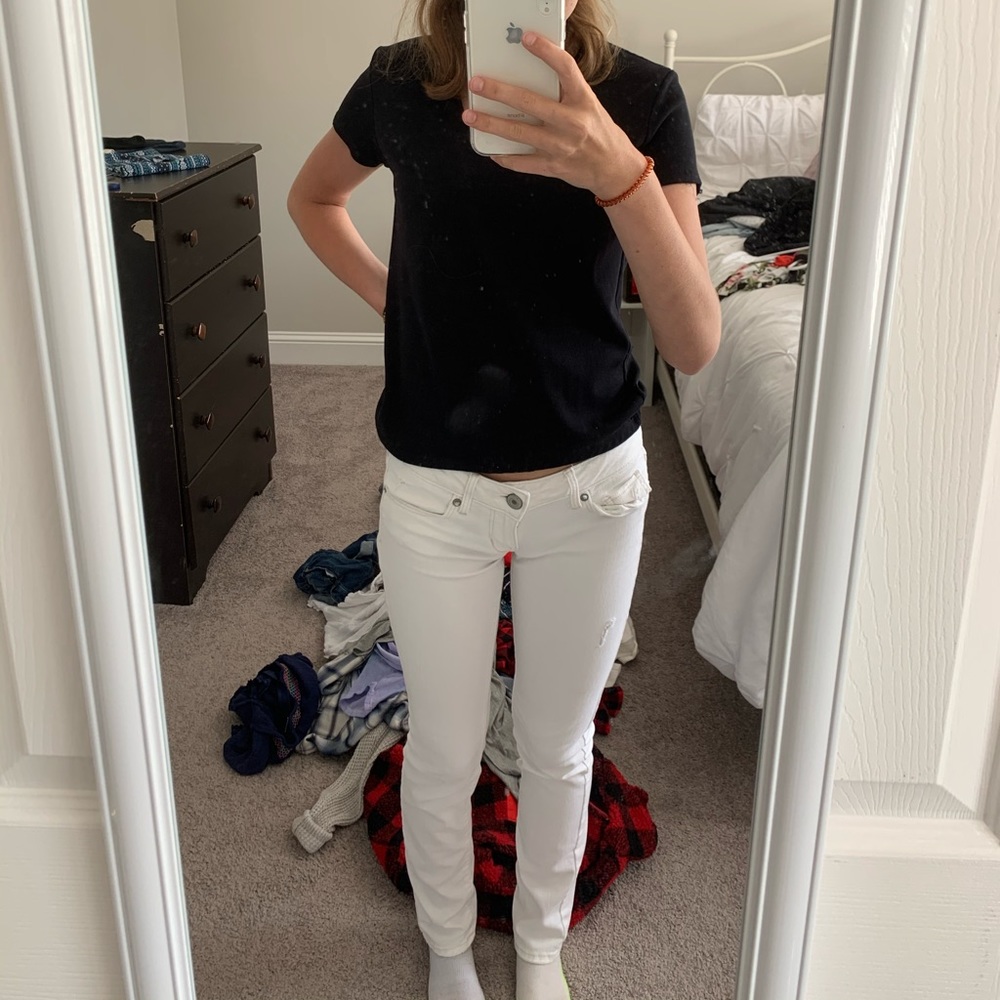 small white american eagle jeans